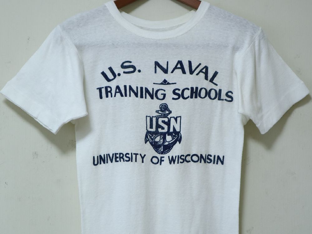 WW2 40S USN US NAVY US NAVAL TRAINING SCHOOLS - UNIVERSITY OF WISCONSIN  ビンテージ Tシャツ フロッキープリント ヴィンテージ (検索 米軍 実物